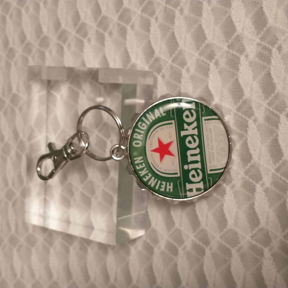 Heineken Bottle Cap Keychain with Bottle Opener - NIP - J3